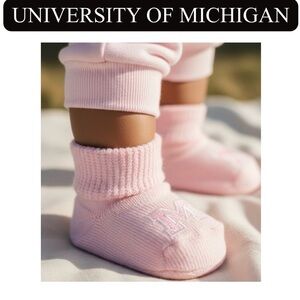 UNIVERSITY OF MICHIGAN (UofM) Pink Infant Booties in Protective Case, NWT